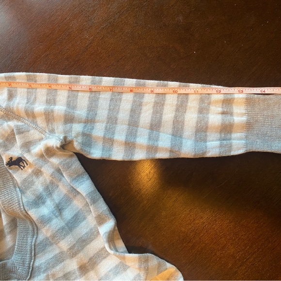 Abercrombie & Fitch sweater - Picture 4 of 5